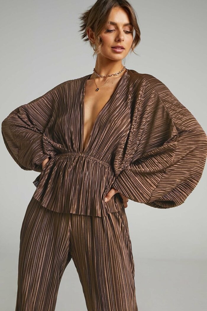 Betty V-neck Plisse Set - Image 3