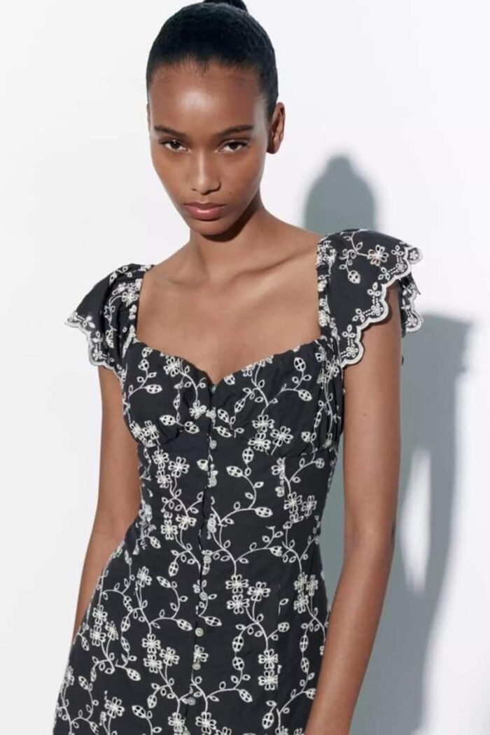 Eve Embroidered Sweetheart Midi Dress - Image 2