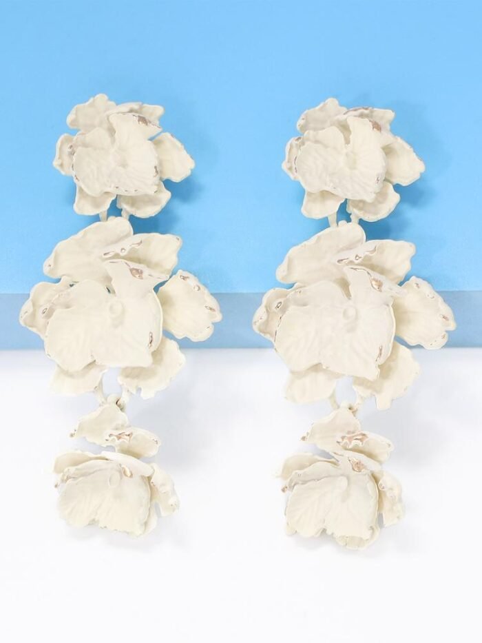 Phyllis Varnish Flower Earrings - Image 10